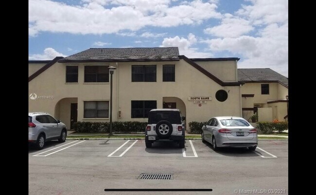 Primary Photo - 11220 Taft St