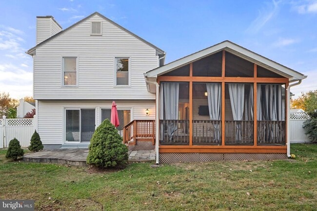 Building Photo - 14551 Lock Dr