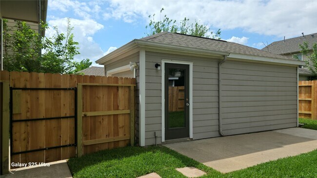 Building Photo - 18802 Sandelford Dr