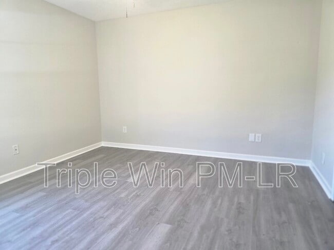 Building Photo - 1613 Moon Rd