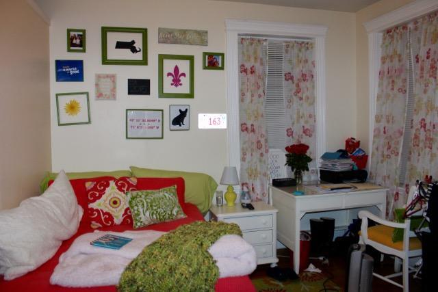 Building Photo - 462 Park Dr