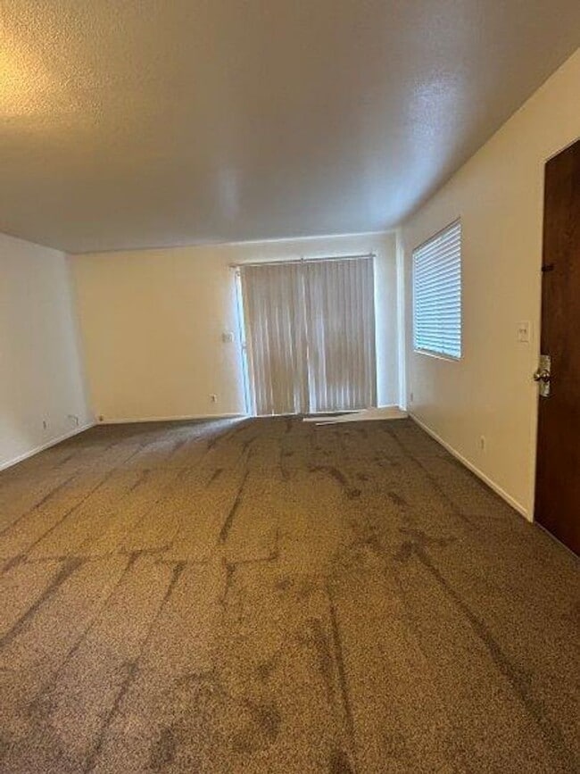 Building Photo - MOVE IN SPECIAL!!! $250 OFF FIRST MONTH'S ...