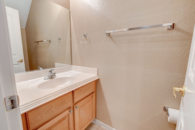 Building Photo - 6733 Lookout Lodge Ln