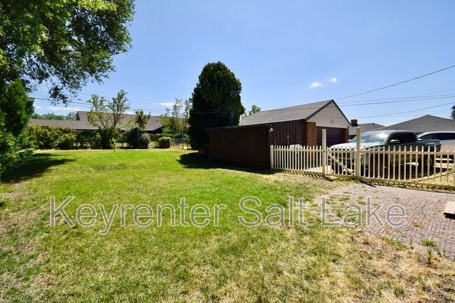 Building Photo - 159 W 2200 S