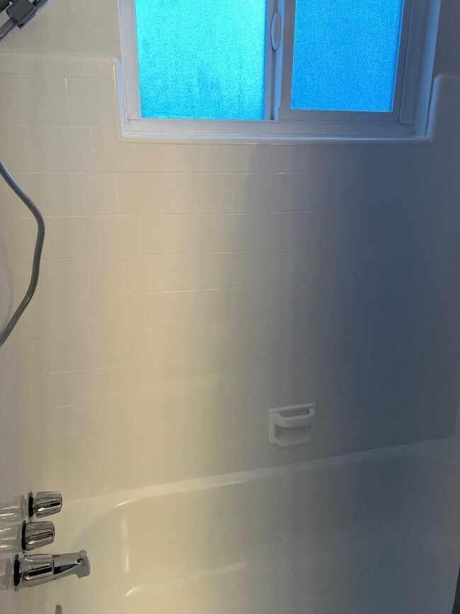 Building Photo - 429 W Ramona Dr