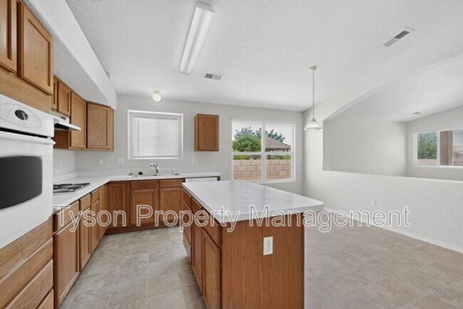 Building Photo - 9012 Sandy Spring Ave SW
