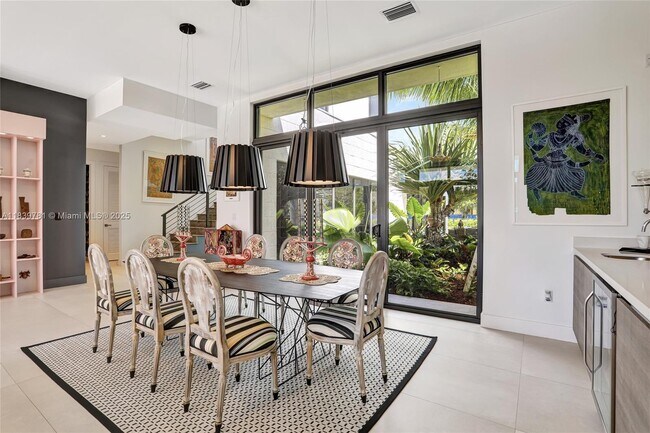 Building Photo - 16709 Botaniko Dr N