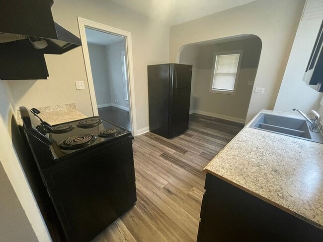 Building Photo - Pet Friendly 2 Bed 1 Bath Single Family Home - *Rent Special Going On Now!**