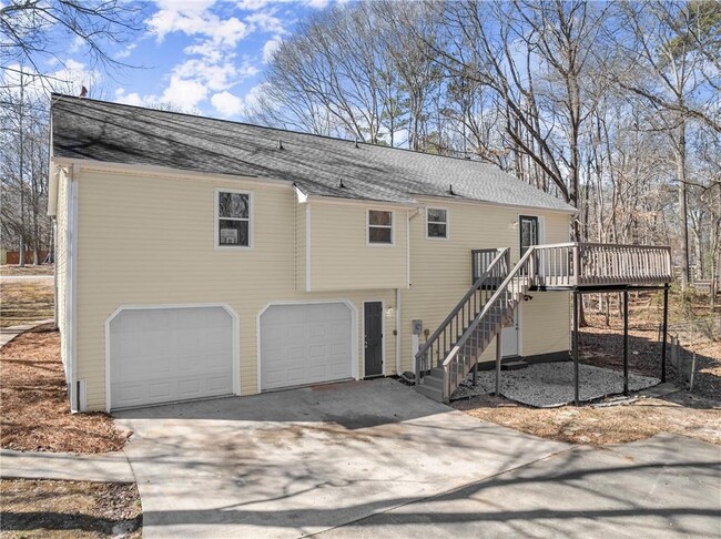 Building Photo - 175 Cedar Ridge Dr