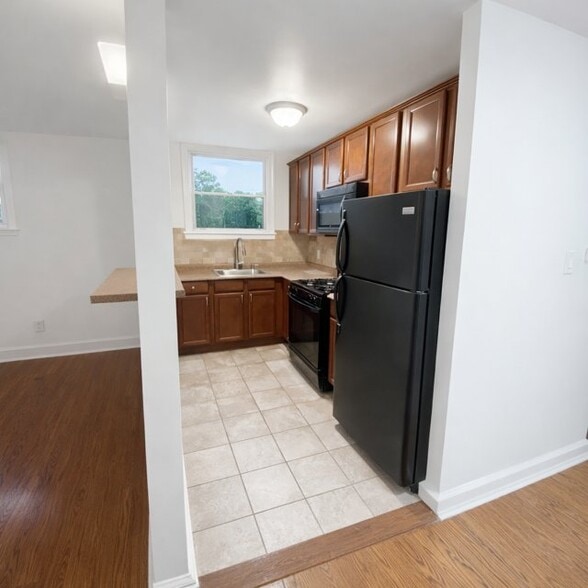 Building Photo - 7939 Pickering Ave