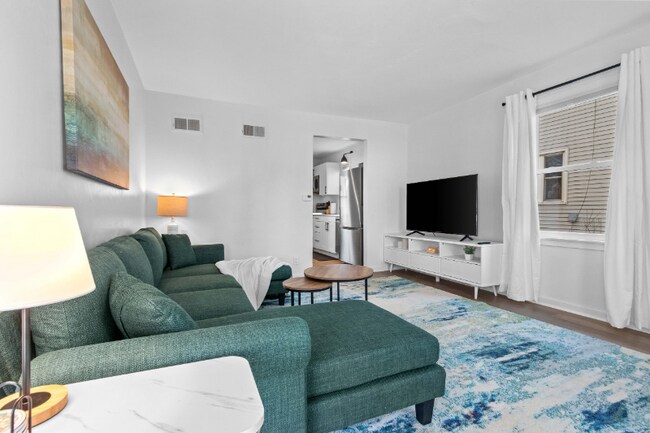 Building Photo - 914 Quincy St