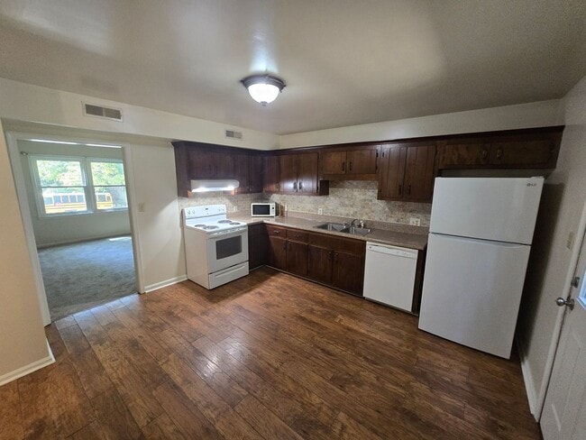 Building Photo - 2 bedroom duplex in Prince George County
