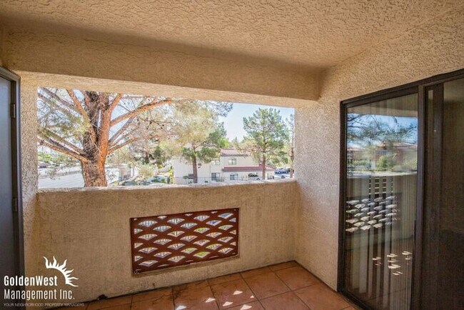 Building Photo - Newly Renovated 3Bdm 2Ba Condo Conveniently Located