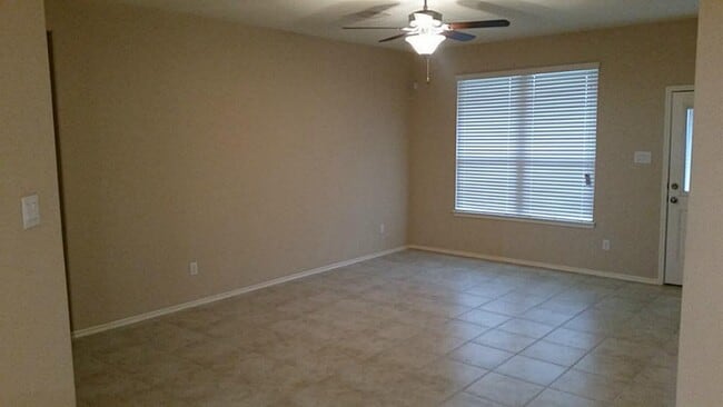 Building Photo - 3911 Webster Wds