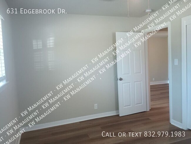 Building Photo - 631 Edgebrook Dr
