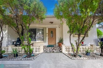 Building Photo - beautiful house in a quiet neighborhood