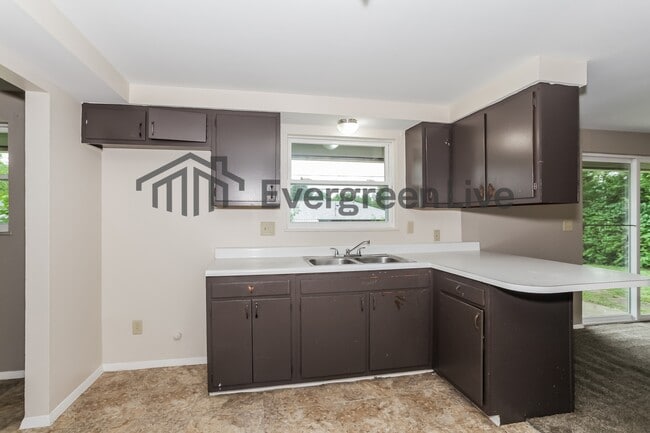 Building Photo - 5862 Brandt Pike