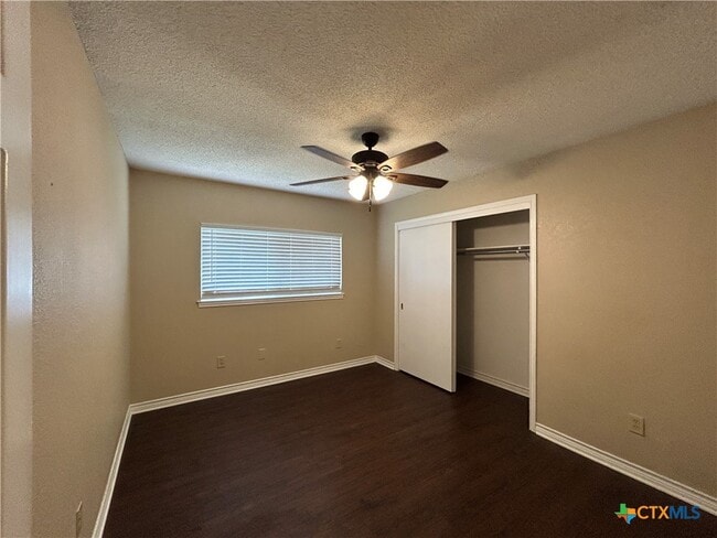 Building Photo - 1642 W County Line Rd