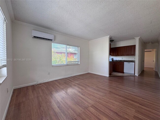 Building Photo - 520 NE 82nd Terrace