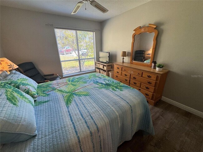 Building Photo - 621 Windrush Bay Dr