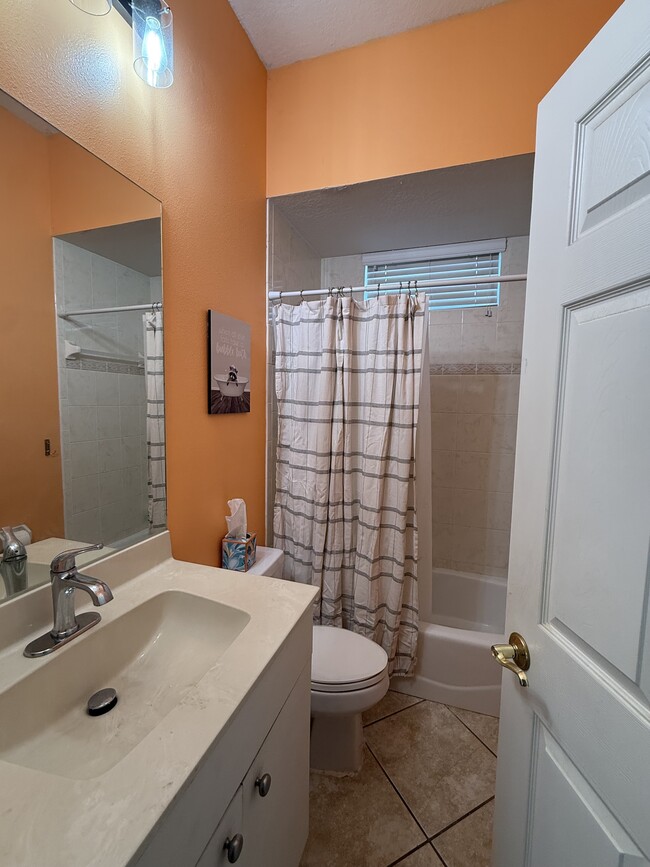 Building Photo - 5522 Eastwind Dr