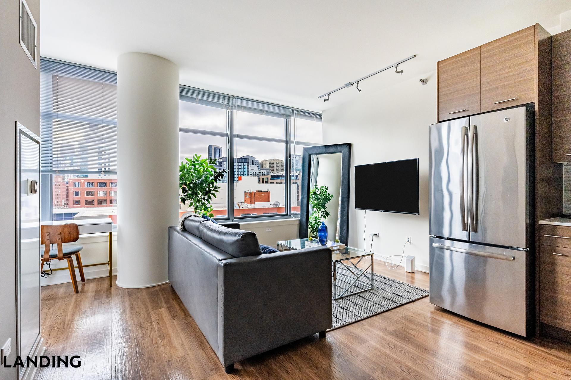 Building Photo - 347 W Chestnut St