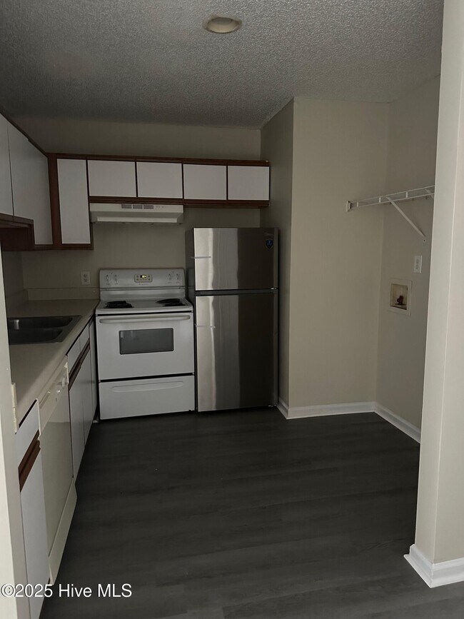 Building Photo - 4468 Magellan Ct
