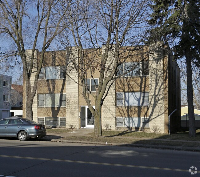Building Photo - 705 Snelling Ave S