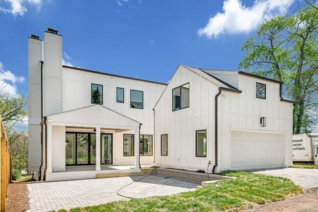Building Photo - COMING SOON!  BEAUTIFUL CUSTOM BUILT HOME....