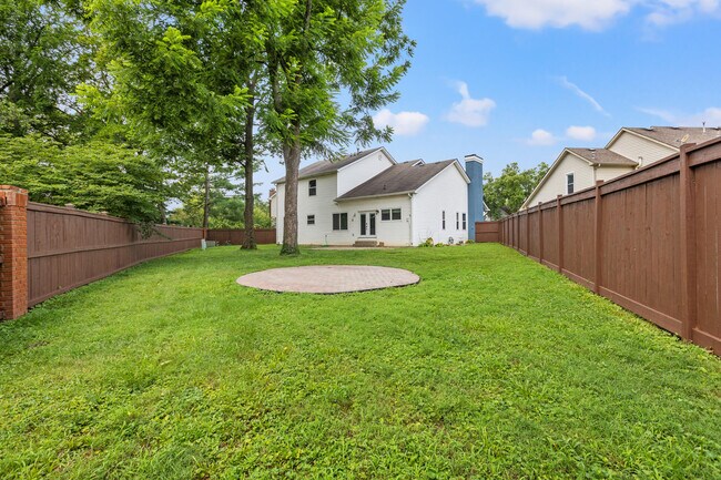 Building Photo - 800 Palomino Ln