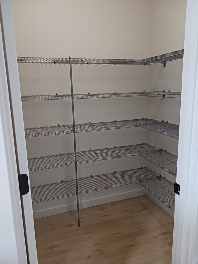 Building Photo - Fantastic Brand New 1 Bedroom Townhouse