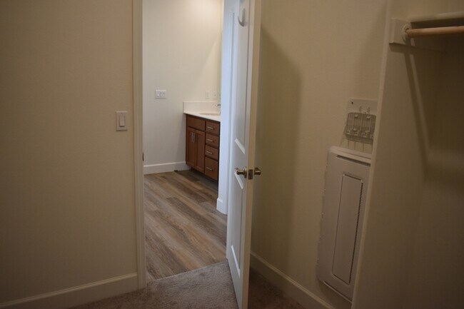 Building Photo - 8168 Oxbow Lndg Lp