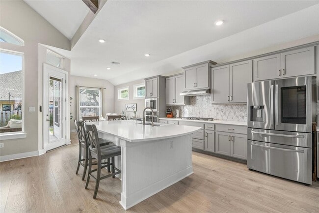 Building Photo - 533 Mallow Rd