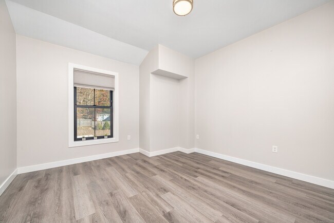 Building Photo - 401 Albany Turnpike