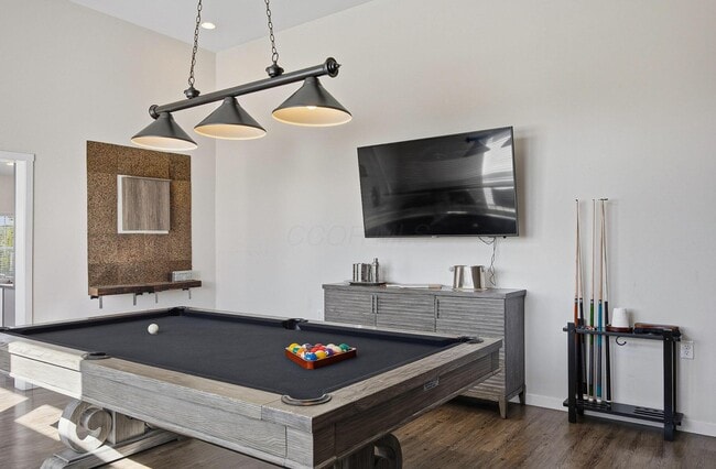Building Photo - 303 Wisteria Way