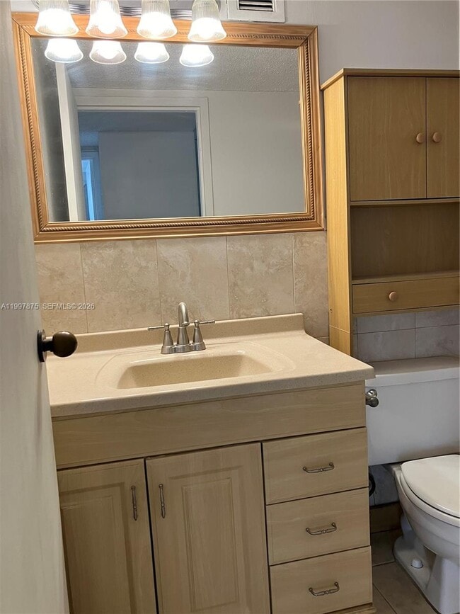 Building Photo - 16919 N Bay Rd