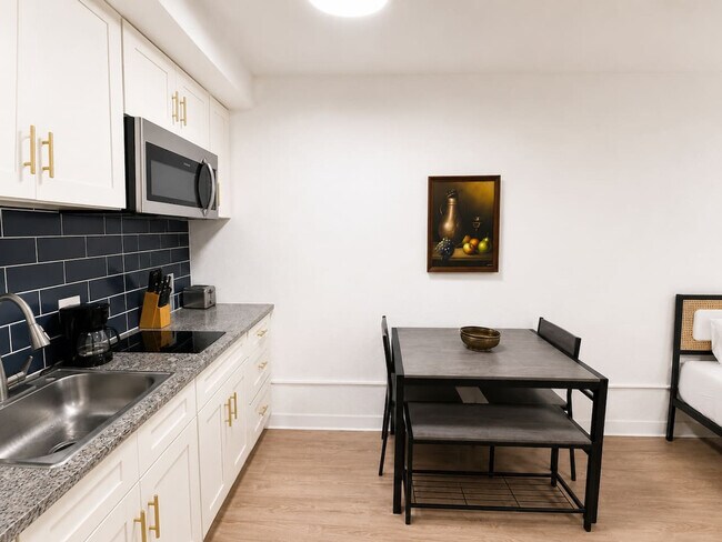 Building Photo - 824 Camino La Costa