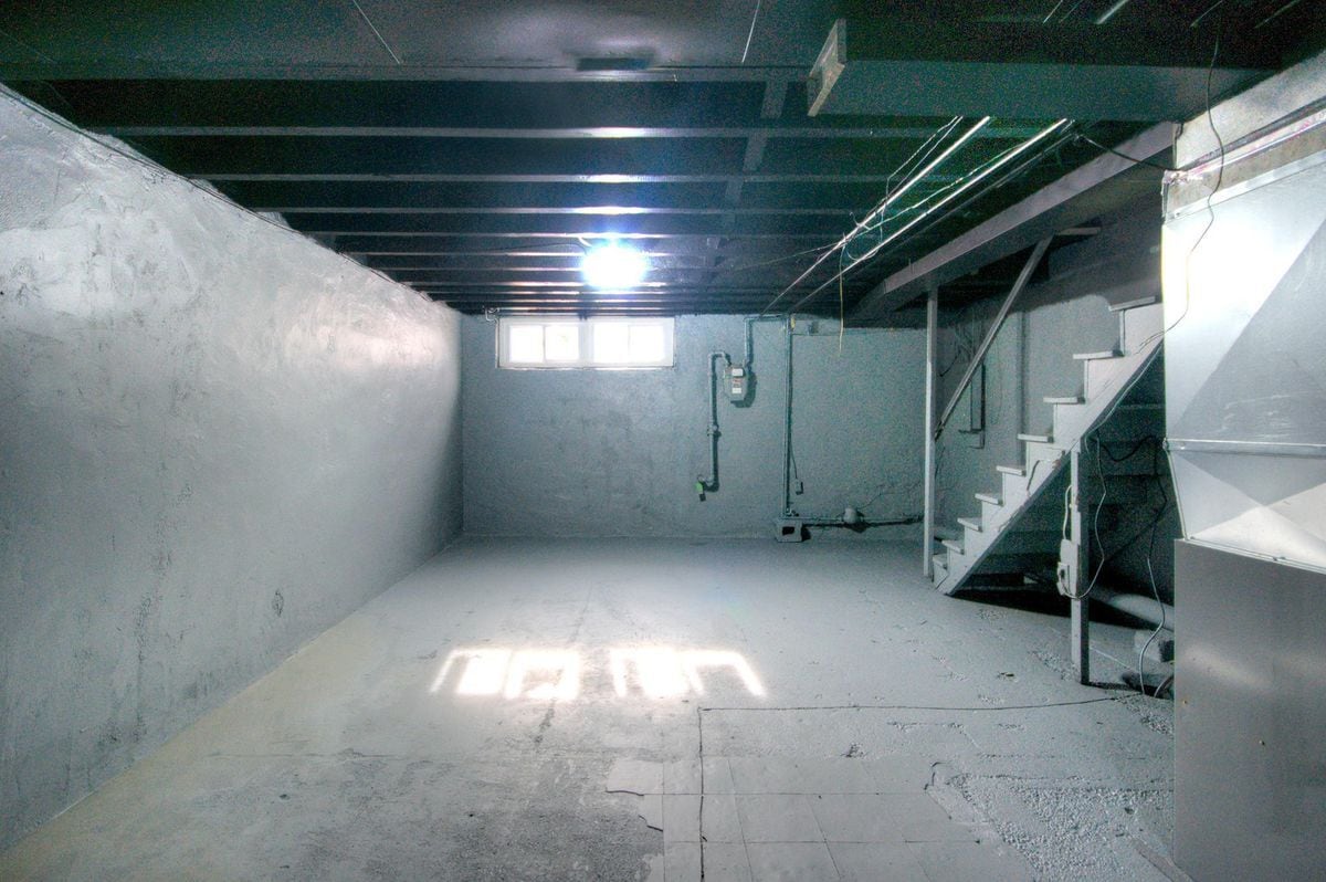 Building Photo - 1327 Jackson St