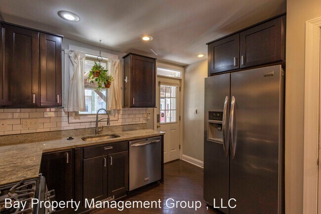 Building Photo - 2 br, 3 bath House - 33 S Curley St