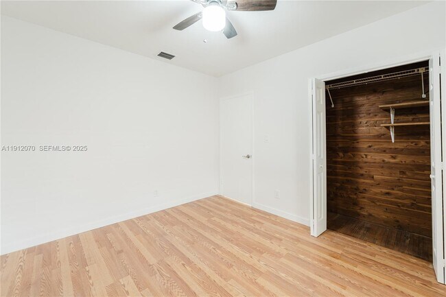 Building Photo - 1020 SW 74th Ave