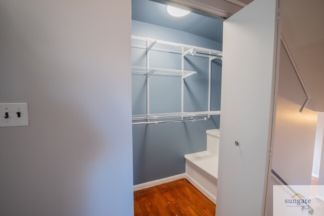 Building Photo - 7411 Kathydale Rd