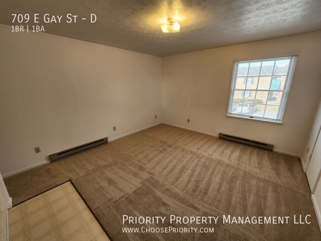 Building Photo - 709 E Gay St