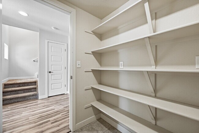 Building Photo - $2,395.95, Two Bedroom, 2.5 bathroom Townhome in Broomfield