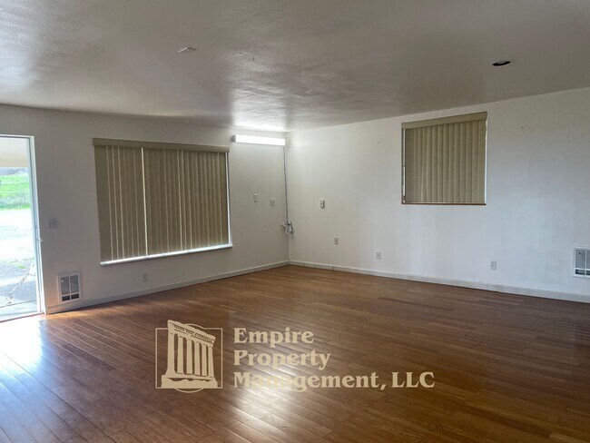 Building Photo - 88267 Richmond St