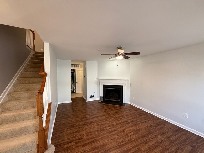 Building Photo - Spacious 2-Level Condominium