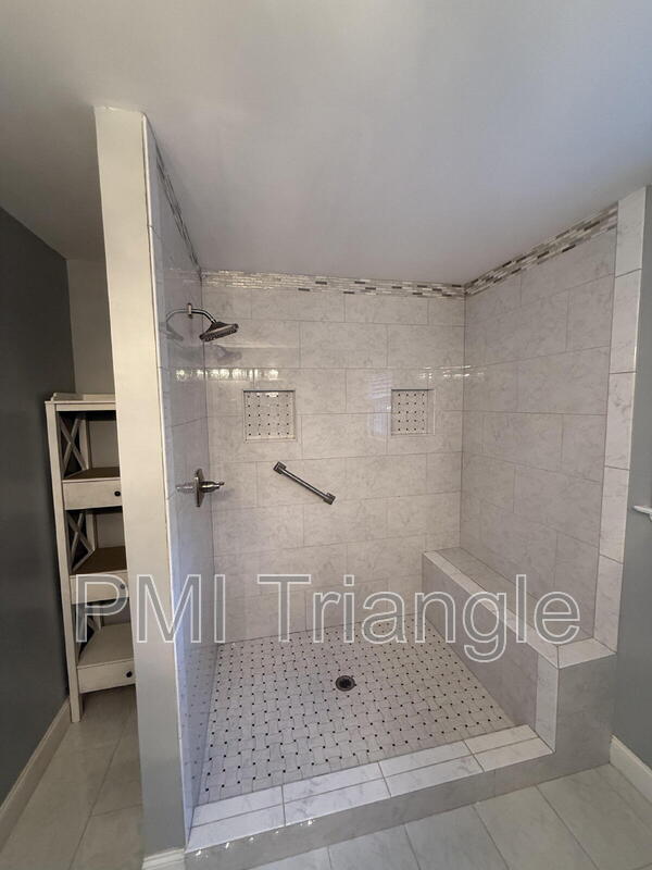 Building Photo - 8305 Hobhouse Cir