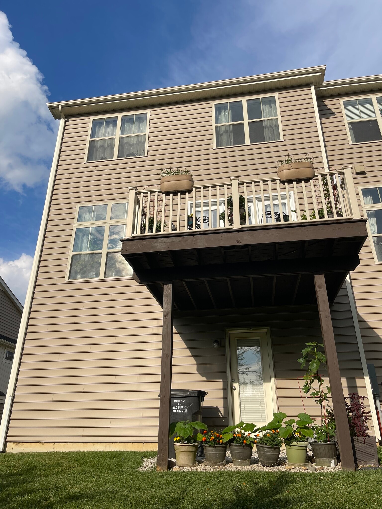 Building Photo - 332 Redbud Ln