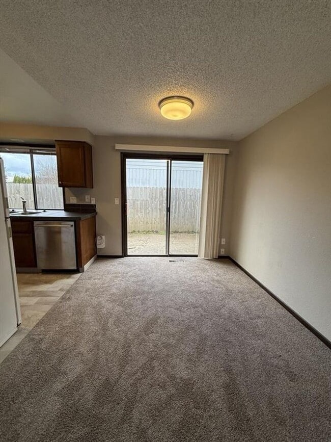 Building Photo - 18807 SW Butternut St