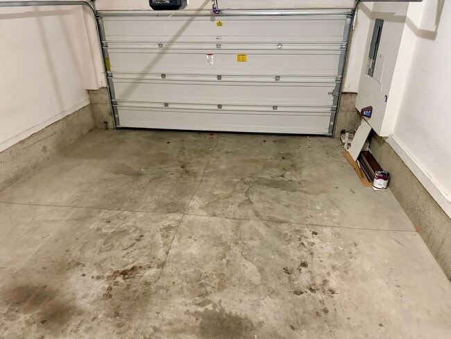 Building Photo - Bethany Village-Two bedroom TH Delight