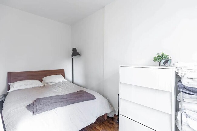 Building Photo - 64 W 9th St